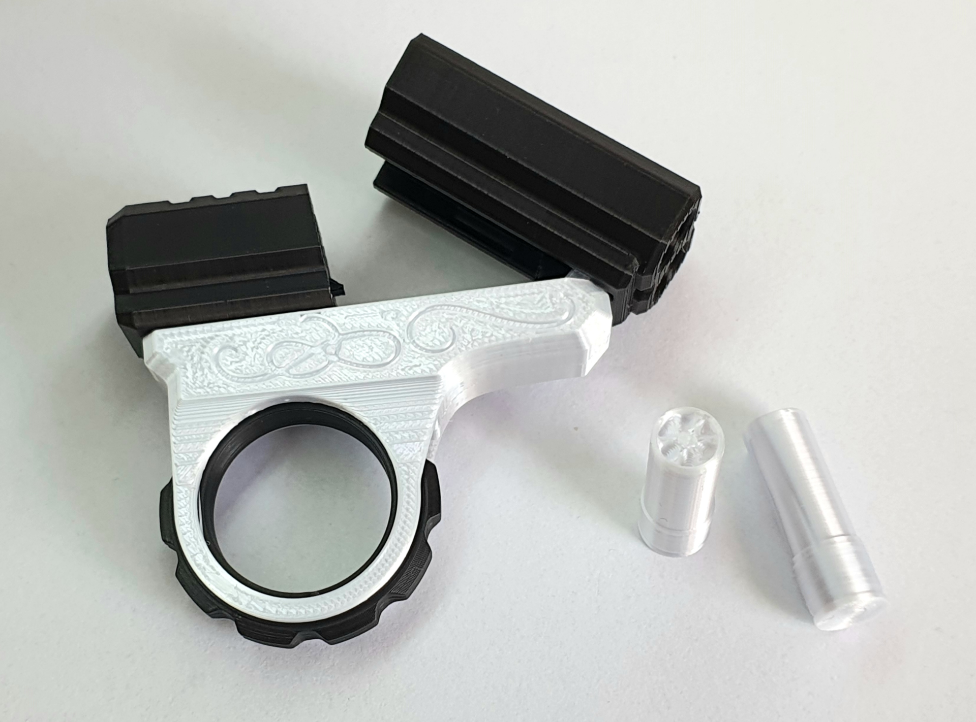 Pistolet Fidget Spinner Podwójna Lufa Antystresowa Zabawka + 2 Naboje