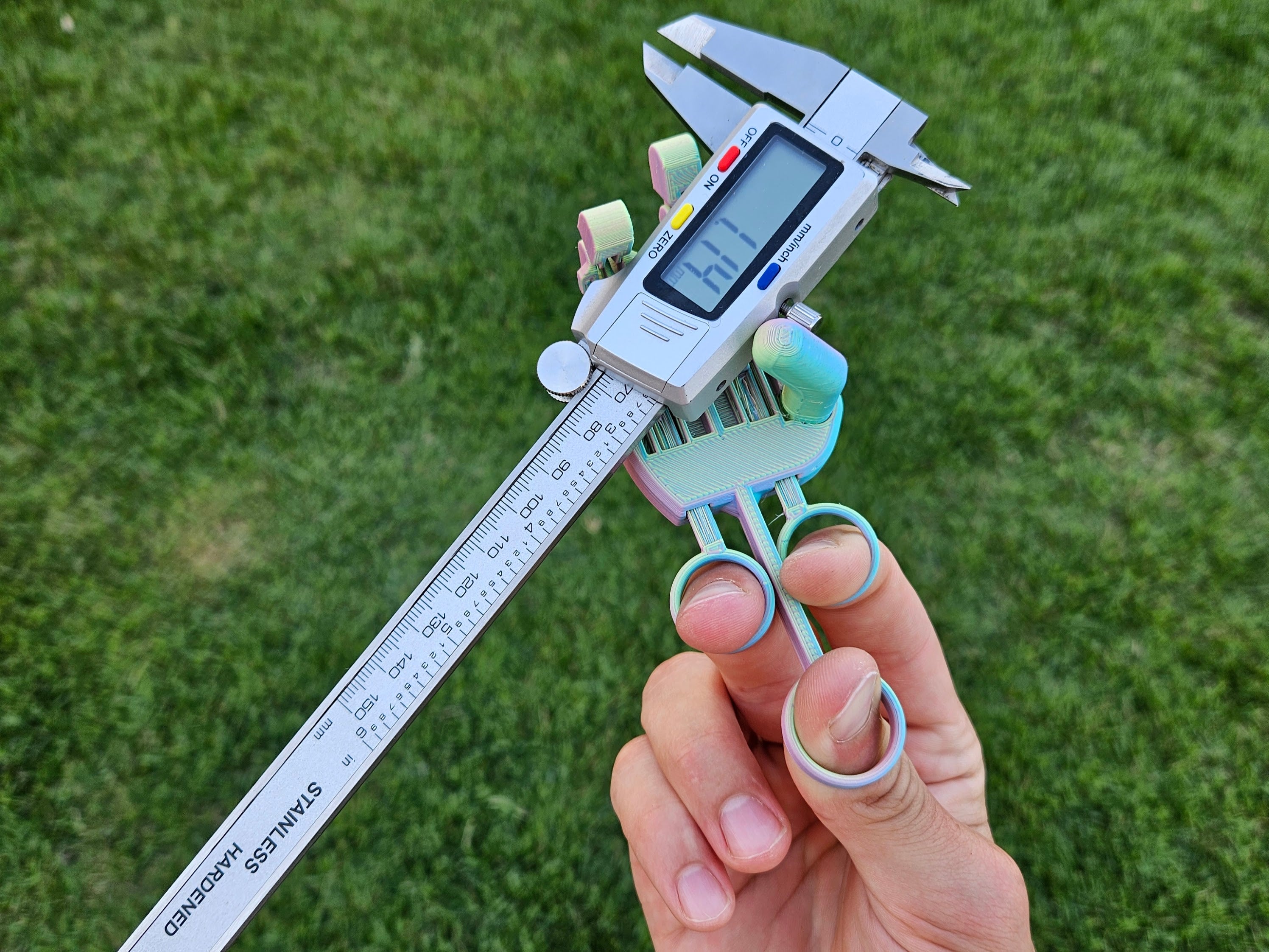 Mechaniczna Dłoń Fidget – Kinetyczna Zabawka Scissor Hand