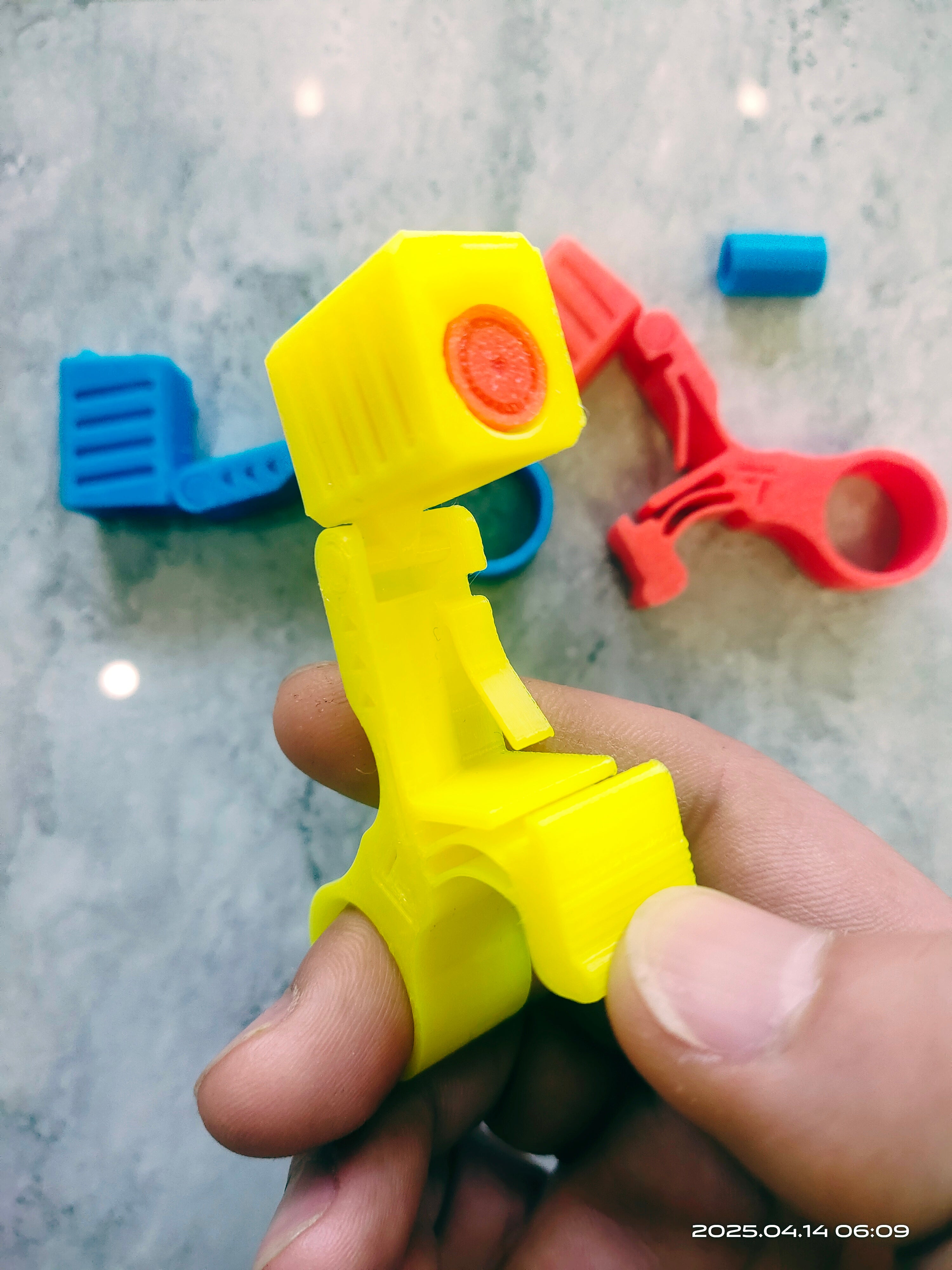 Kieszonkowy Pistolet Fidget - Mechanizm Wyrzutu Łusek Mini Pistolet Fidget